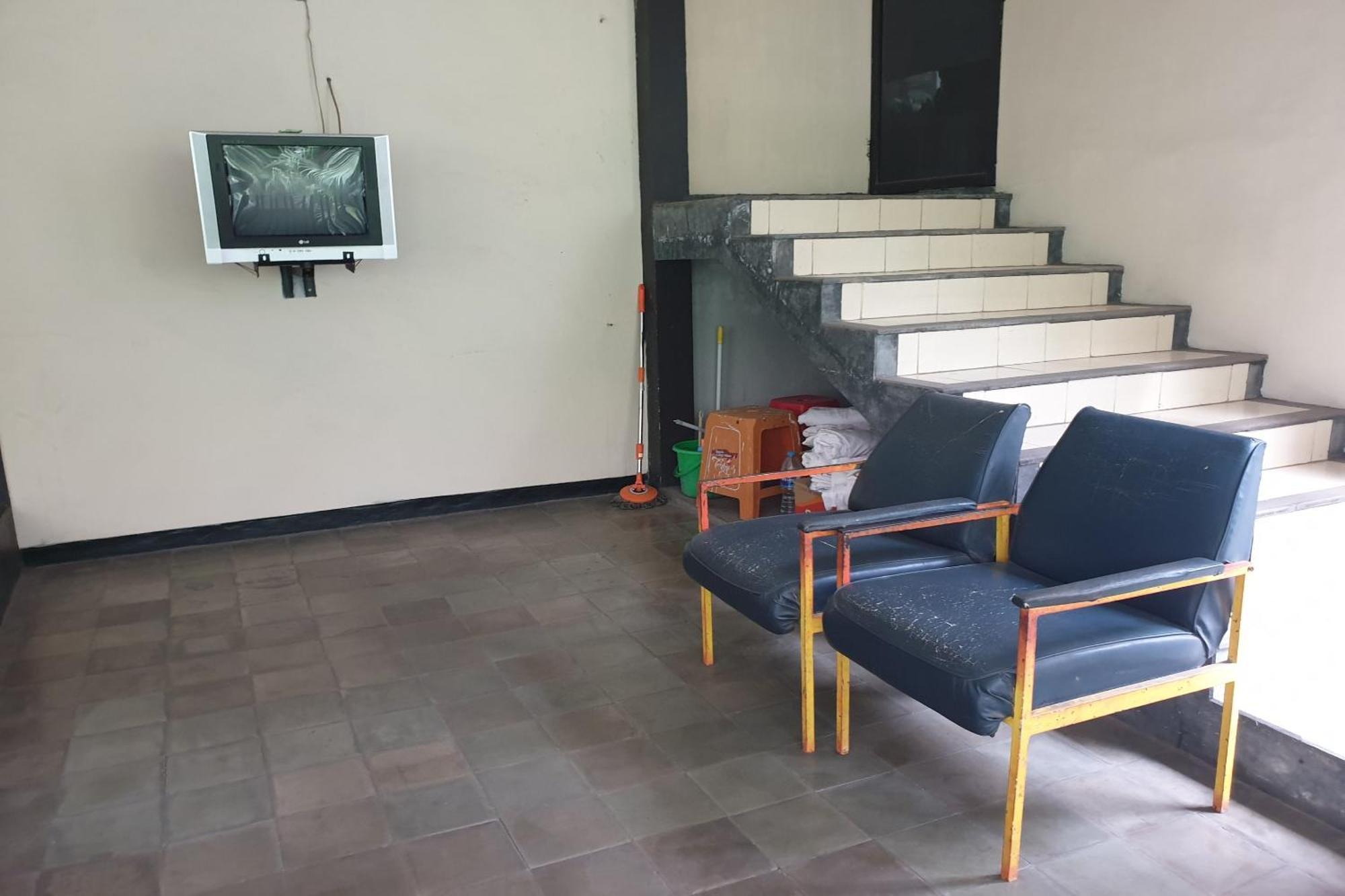 Готель Oyo Life 2090 Ratna Backpacker Syariah Проболінґо Екстер'єр фото
