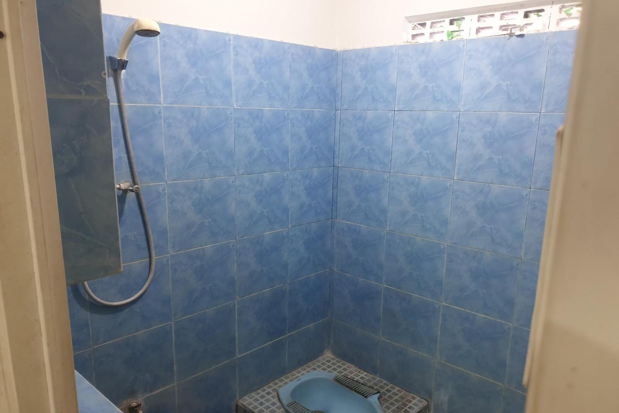 Готель Oyo Life 2090 Ratna Backpacker Syariah Проболінґо Екстер'єр фото