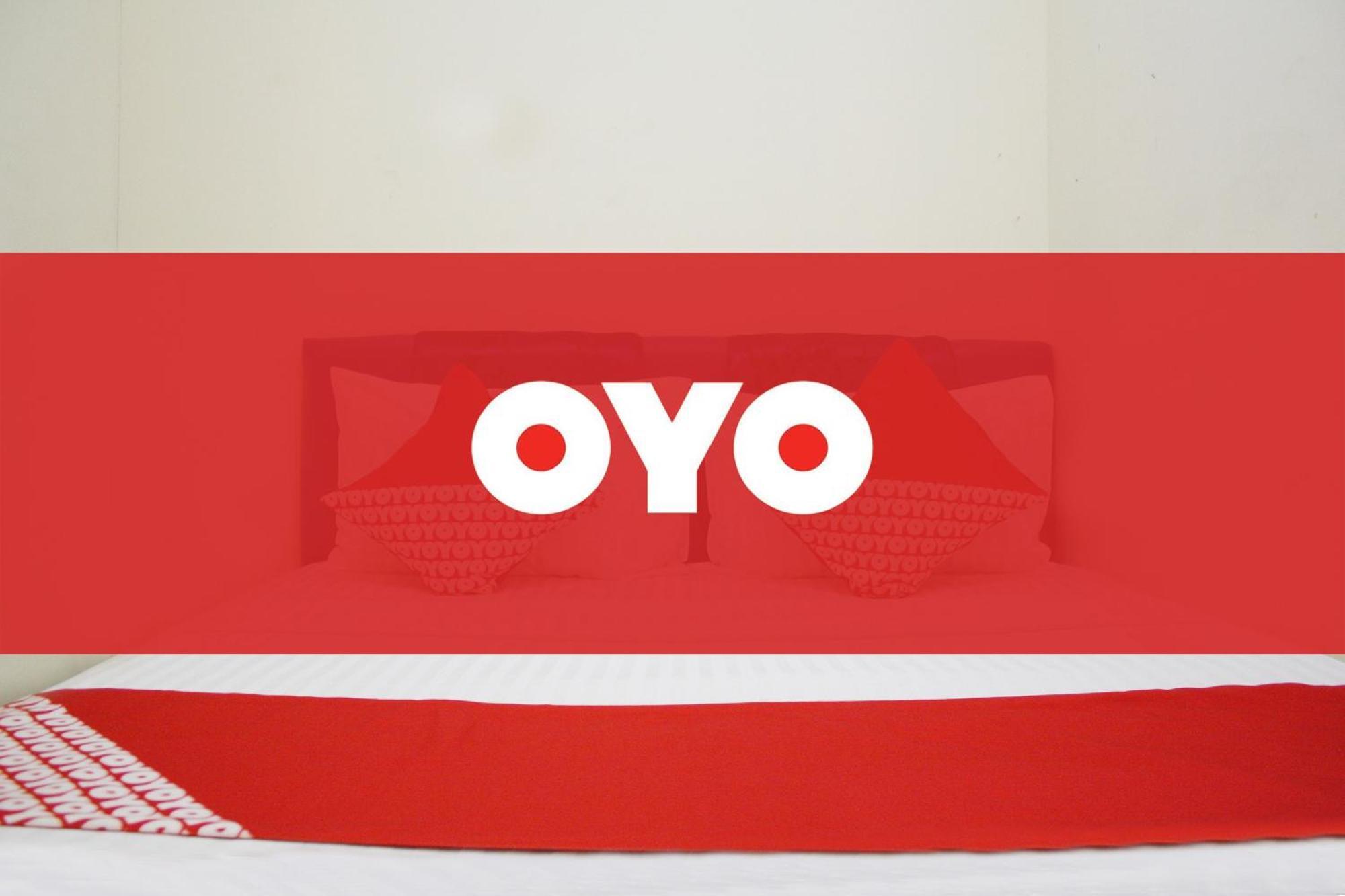 Готель Oyo Life 2090 Ratna Backpacker Syariah Проболінґо Екстер'єр фото